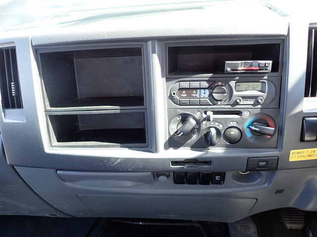 いすゞフォワードダンプ中型（4t）[写真16]