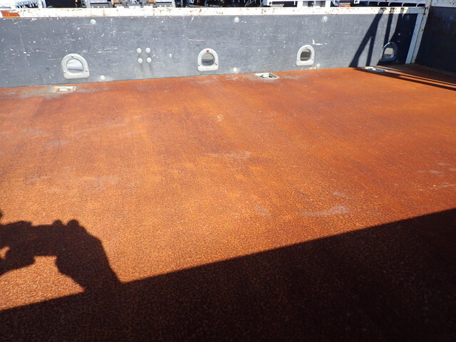 三菱ふそうキャンター平ボディ小型（2t・3t）[写真15]