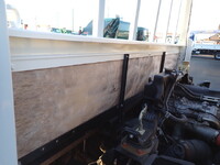 三菱ふそうキャンター平ボディ小型（2t・3t）[写真17]