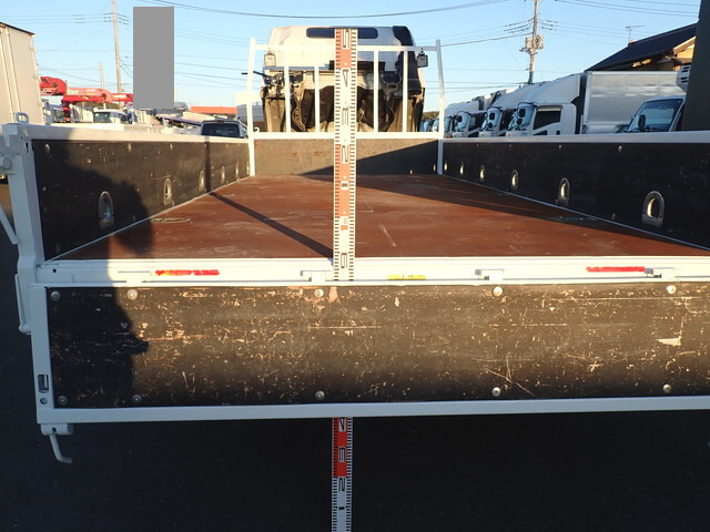 三菱ふそうキャンター平ボディ小型（2t・3t）[写真17]