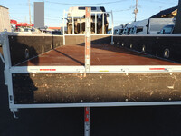 三菱ふそうキャンター平ボディ小型（2t・3t）[写真18]