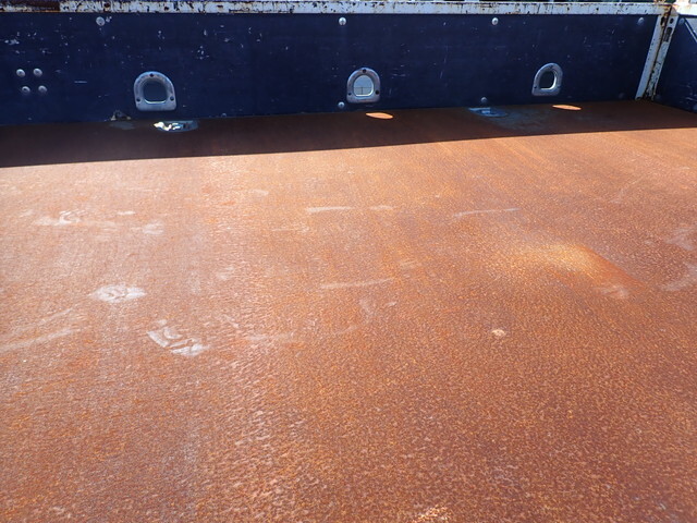 三菱ふそうキャンター平ボディ小型（2t・3t）[写真18]