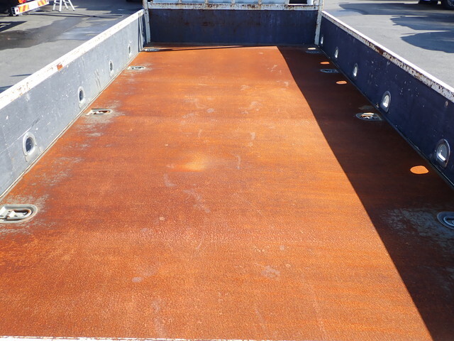 三菱ふそうキャンター平ボディ小型（2t・3t）[写真19]