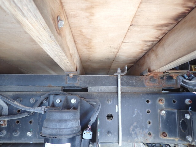 三菱ふそうキャンター平ボディ小型（2t・3t）[写真19]