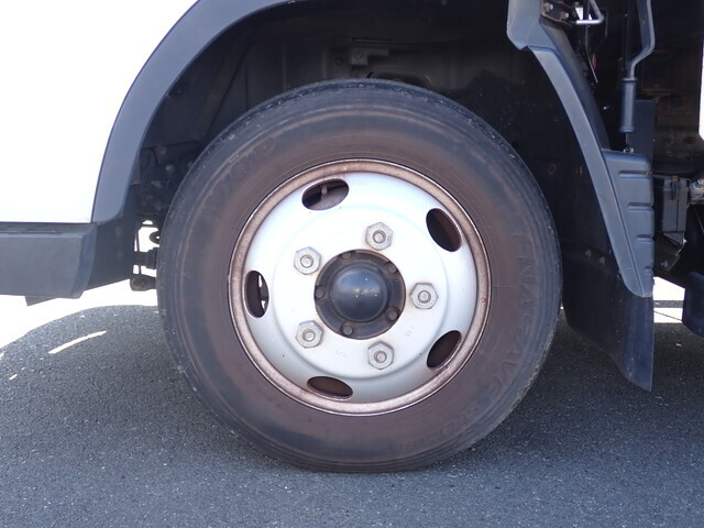 三菱ふそうキャンター平ボディ小型（2t・3t）[写真25]