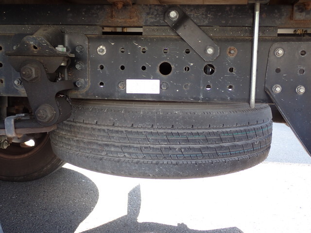 三菱ふそうキャンター平ボディ小型（2t・3t）[写真28]