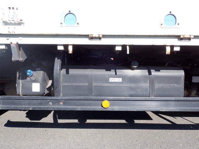 三菱ふそうキャンター平ボディ小型（2t・3t）[写真29]