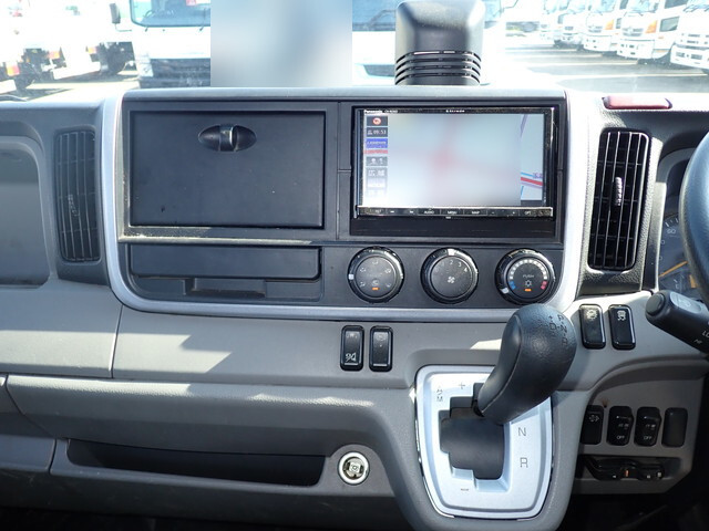 三菱ふそうキャンター平ボディ小型（2t・3t）[写真34]