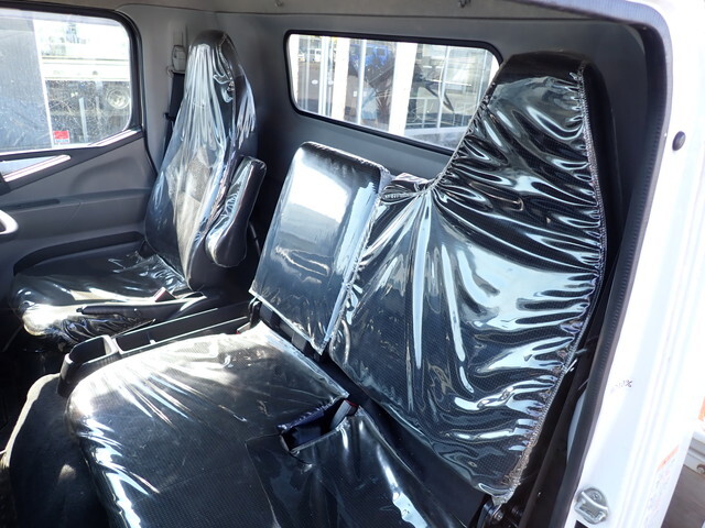 三菱ふそうキャンター平ボディ小型（2t・3t）[写真36]