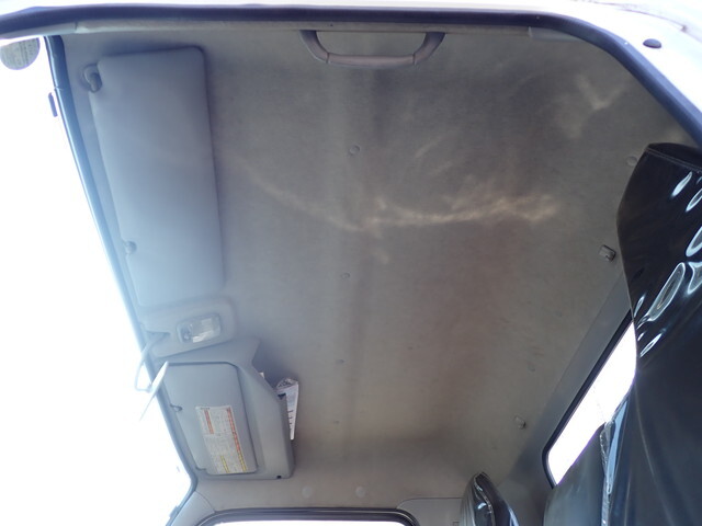 三菱ふそうキャンター平ボディ小型（2t・3t）[写真37]