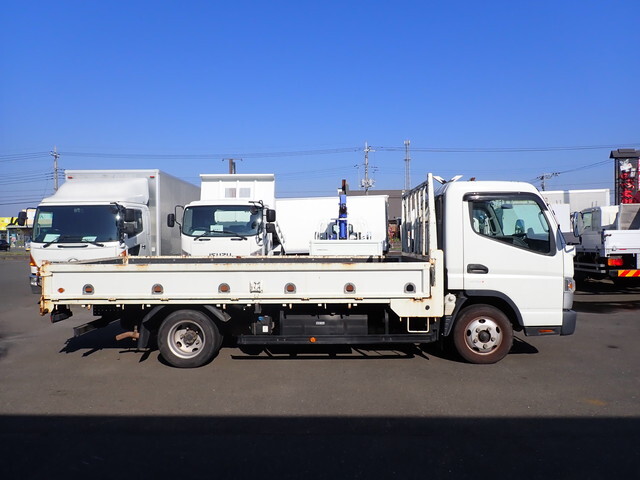 三菱ふそうキャンター平ボディ小型（2t・3t）[写真04]