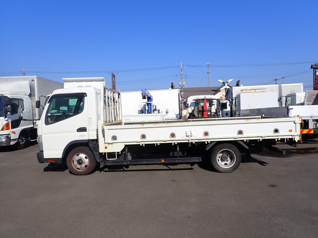 三菱ふそうキャンター平ボディ小型（2t・3t）[写真06]