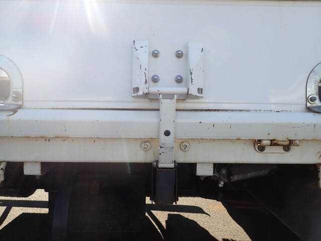 三菱ふそうキャンター平ボディ小型（2t・3t）[写真08]