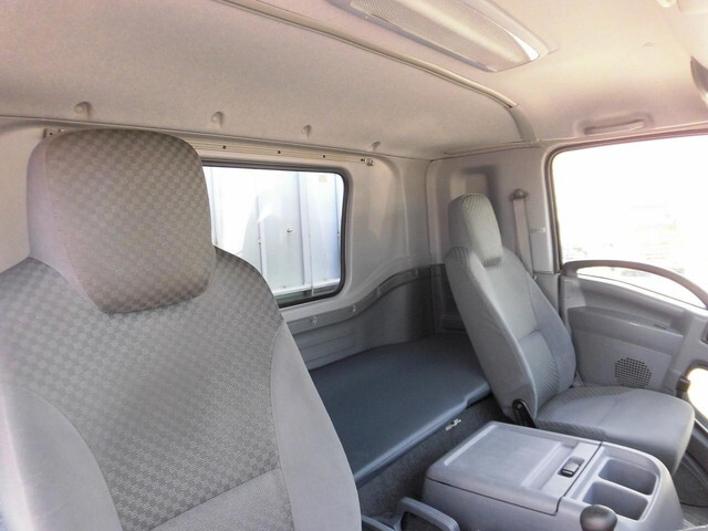 いすゞフォワードアルミブロック中型（4t）[写真17]