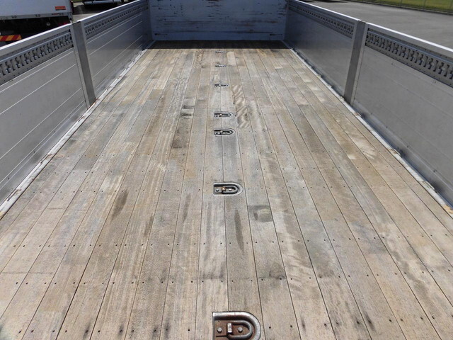 いすゞフォワードアルミブロック中型（4t）[写真07]