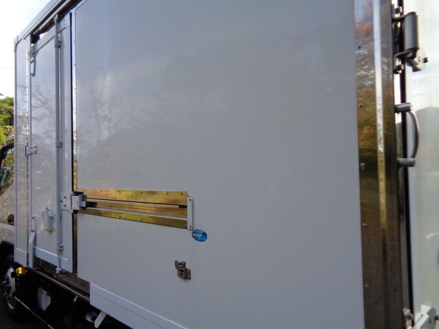 三菱ふそうキャンター冷凍車（冷蔵車）小型（2t・3t）[写真15]