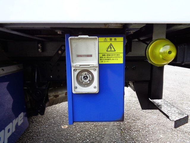 三菱ふそうキャンター冷凍車（冷蔵車）小型（2t・3t）[写真19]