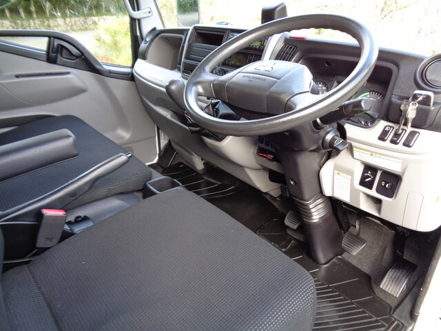 三菱ふそうキャンター冷凍車（冷蔵車）小型（2t・3t）[写真26]