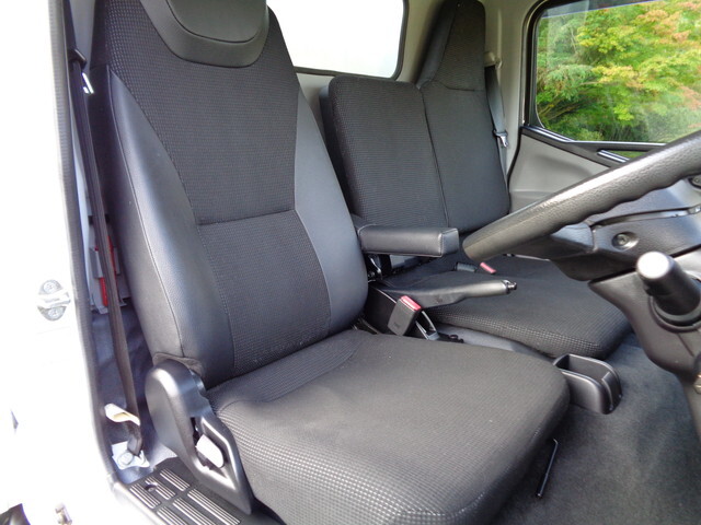 三菱ふそうキャンター冷凍車（冷蔵車）小型（2t・3t）[写真27]