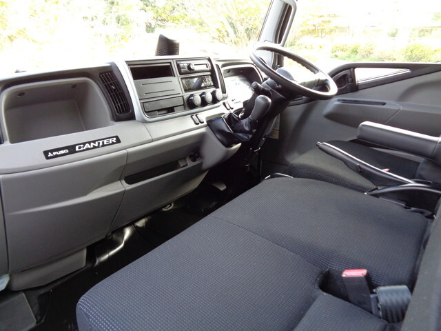 三菱ふそうキャンター冷凍車（冷蔵車）小型（2t・3t）[写真28]