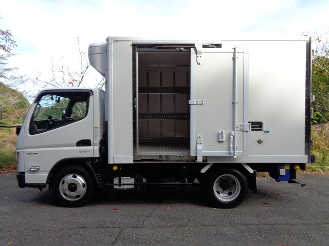三菱ふそうキャンター冷凍車（冷蔵車）小型（2t・3t）[写真06]