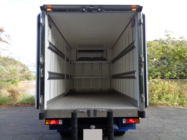 三菱ふそうキャンター冷凍車（冷蔵車）小型（2t・3t）[写真09]