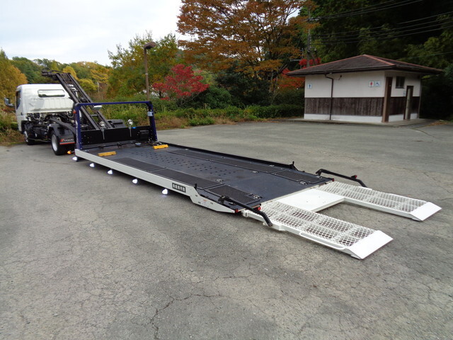 三菱ふそうキャンターセーフティローダー小型（2t・3t）[写真11]