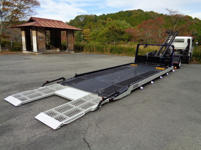 三菱ふそうキャンターセーフティローダー小型（2t・3t）[写真09]