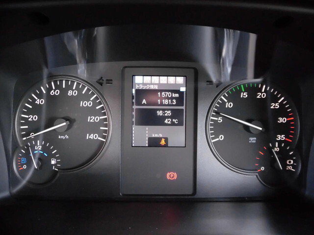 三菱ふそうファイターセルフクレーン4段増トン（6t・8t）[写真23]