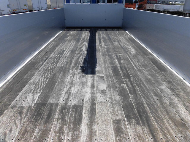 三菱ふそうファイターセルフクレーン4段増トン（6t・8t）[写真08]