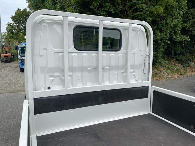 トヨタトヨエース平ボディ小型（2t・3t）[写真11]