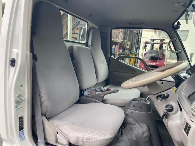 トヨタトヨエース平ボディ小型（2t・3t）[写真18]