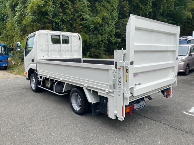 トヨタトヨエース平ボディ小型（2t・3t）[写真02]