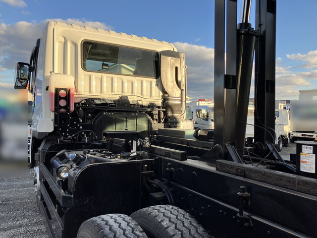 三菱ふそうスーパーグレートダンプ大型（10t）[写真11]