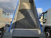 三菱ふそうスーパーグレートダンプ大型（10t）[写真13]