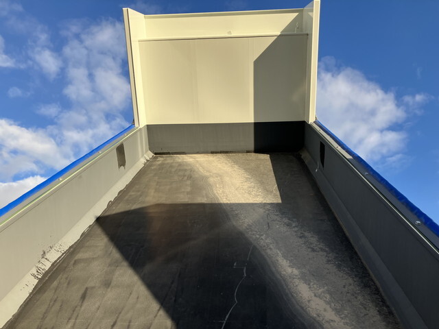 三菱ふそうスーパーグレートダンプ大型（10t）[写真13]