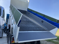 三菱ふそうスーパーグレートダンプ大型（10t）[写真02]