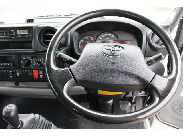 トヨタトヨエースダンプ小型（2t・3t）[写真32]