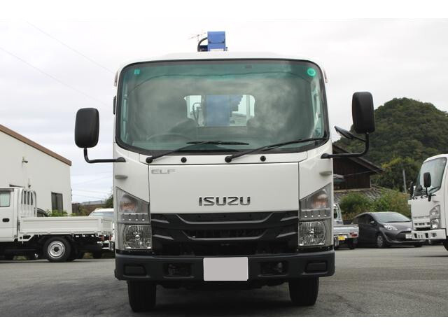 いすゞエルフクレーン4段小型（2t・3t）[写真04]