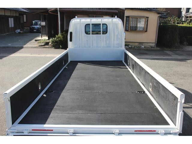 いすゞエルフ平ボディ小型（2t・3t）[写真11]