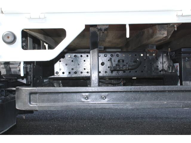 いすゞエルフ平ボディ小型（2t・3t）[写真18]