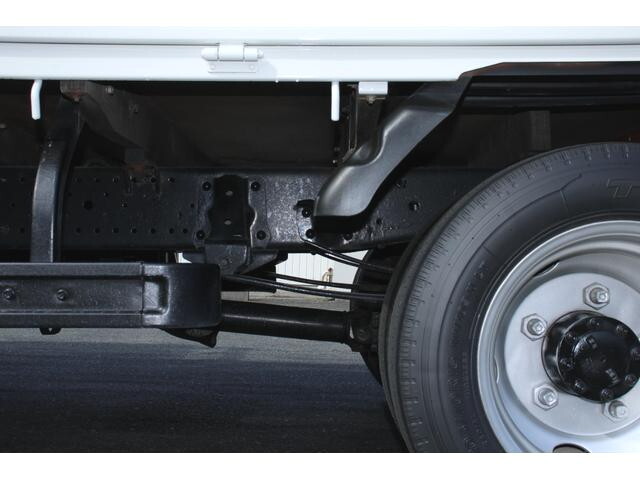 いすゞエルフ平ボディ小型（2t・3t）[写真20]