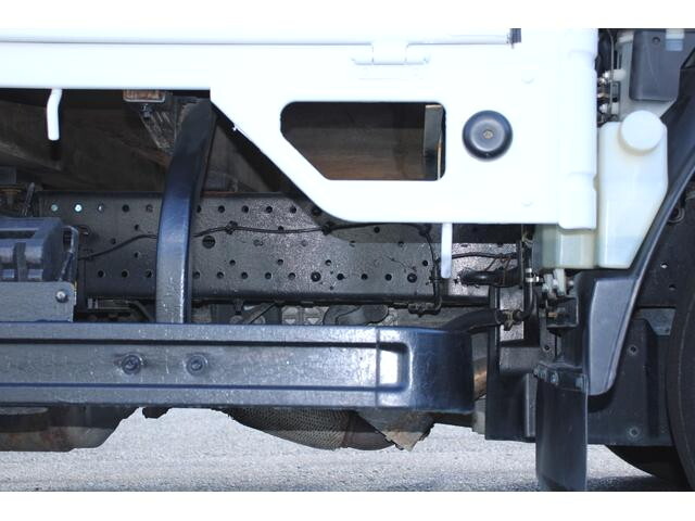 いすゞエルフ平ボディ小型（2t・3t）[写真26]