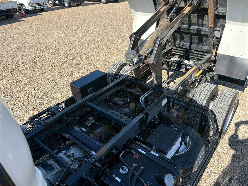 いすゞフォワード深ダンプ（土砂禁ダンプ）中型（4t）[写真13]