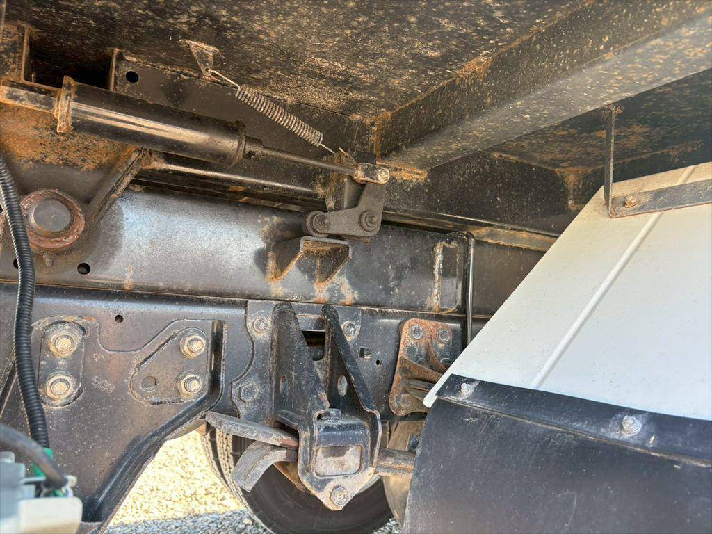 いすゞフォワード深ダンプ（土砂禁ダンプ）中型（4t）[写真16]