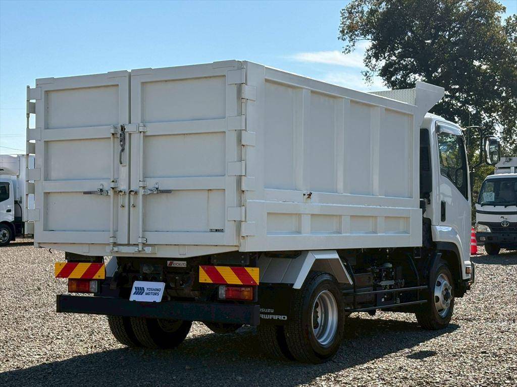 いすゞフォワード深ダンプ（土砂禁ダンプ）中型（4t）[写真04]