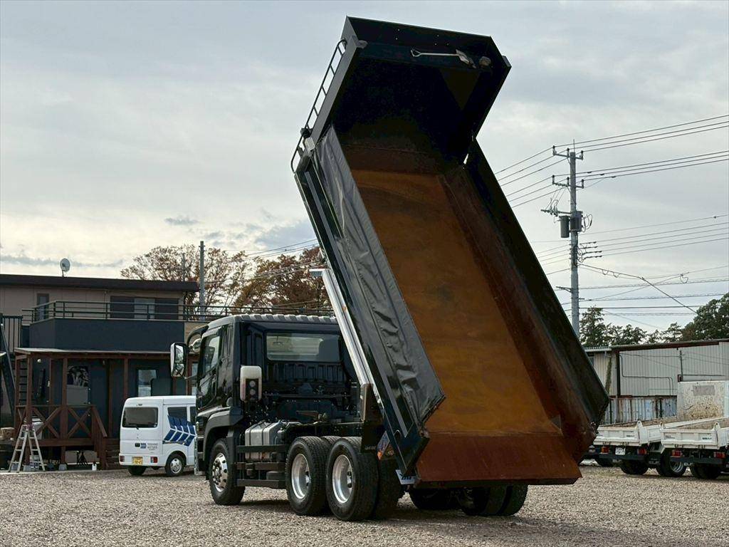 三菱ふそうスーパーグレートダンプ大型（10t）[写真11]