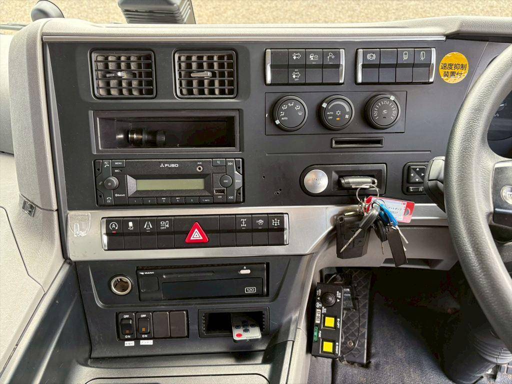 三菱ふそうスーパーグレートダンプ大型（10t）[写真22]