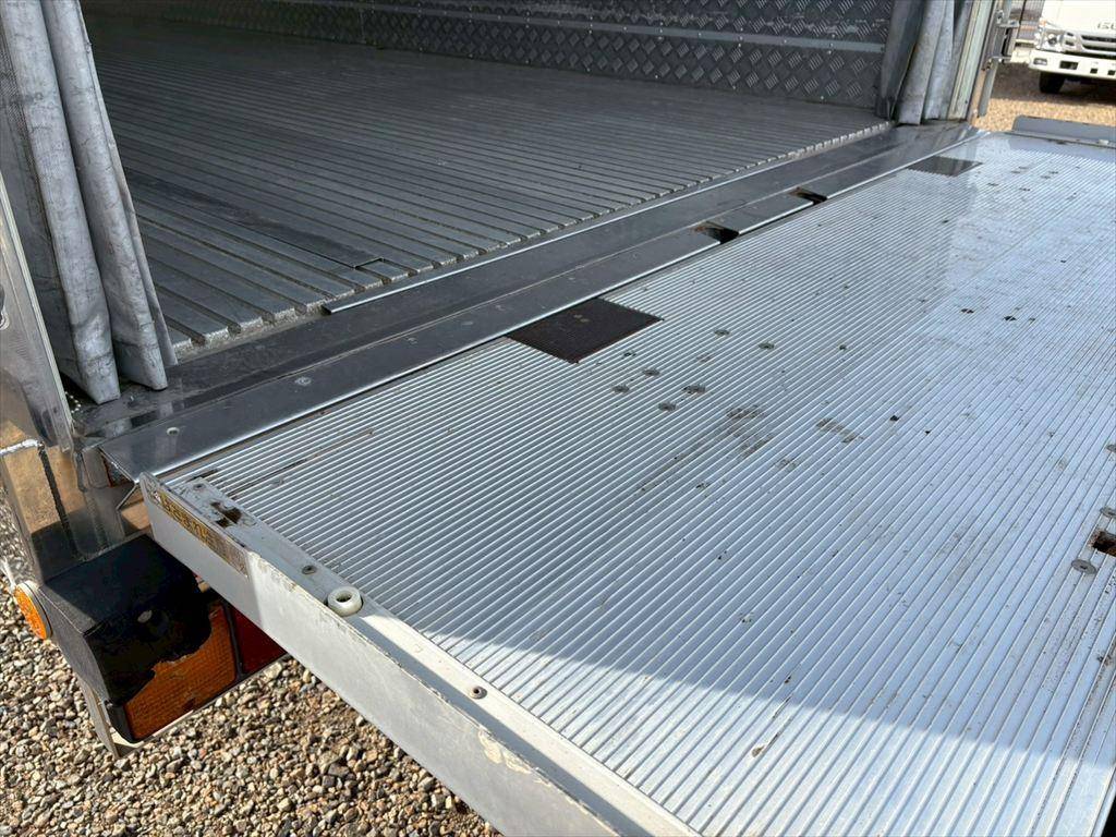 三菱ふそうファイター冷凍車（冷蔵車）中型（4t）[写真11]