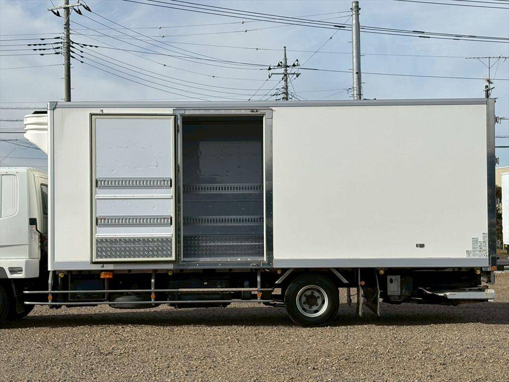 三菱ふそうファイター冷凍車（冷蔵車）中型（4t）[写真12]